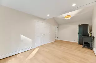 402 Channel Dr, Island Lake, IL 60042 - Photo 23