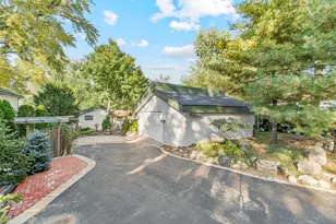 402 Channel Dr, Island Lake, IL 60042 - Photo 31