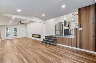 402 Channel Dr, Island Lake, IL 60042 - Photo 7
