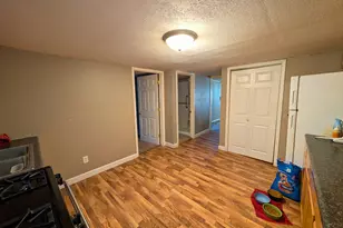 1807 Poplar St, Ottawa, IL 61350 - Photo 9