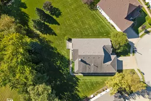 672 Sanctuary Ln, Joliet, IL 60435 - Photo 9