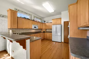 672 Sanctuary Ln, Joliet, IL 60435 - Photo 17