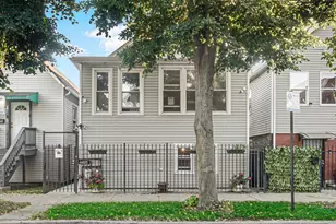4425 W Carroll Ave, Chicago, IL 60624 - Photo 1