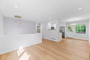 1404 Eastwood Ln, McHenry, IL 60051 - Photo 3