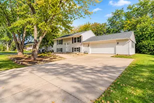 1404 Eastwood Ln, McHenry, IL 60051 - Photo 27