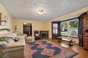 3409 N Betty Dr, Arlington Heights, IL 60004 - Photo 5