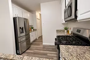 1216 N Brookdale Dr, Carpentersville, IL 60110 - Photo 5