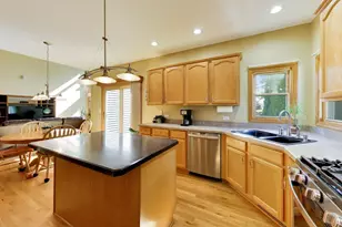 428 Sudbury Cir, Oswego, IL 60543 - Photo 9