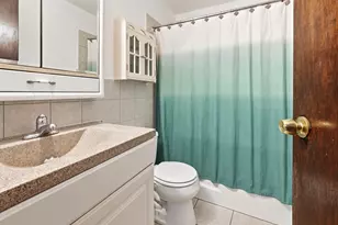 5633 Edge Lake Dr, Oak Lawn, IL 60453 - Photo 9