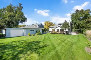 217 Holly Ave, Darien, IL 60561 - Photo 31