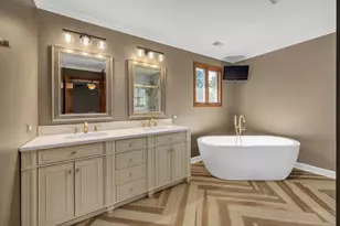 217 Holly Ave, Darien, IL 60561 - Photo 17