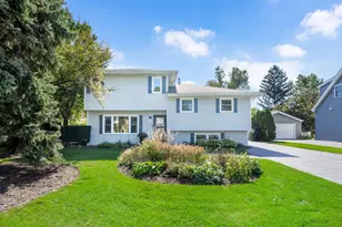 217 Holly Ave, Darien, IL 60561 - Photo 1