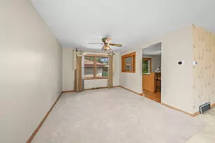 15354 Dobson Ave, South Holland, IL 60473 - Photo 7