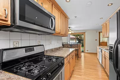 15354 Dobson Avenue, South Holland, IL 60473 - Photo 9