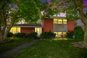 15354 Dobson Ave, South Holland, IL 60473 - Photo 1