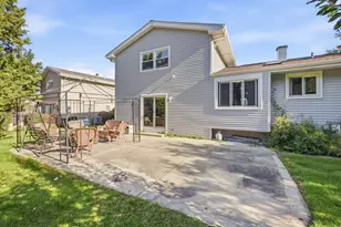 1727 Roosa Ln, Elk Grove Village, IL 60007 - Photo 33