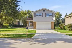 1727 Roosa Ln, Elk Grove Village, IL 60007 - Photo 1