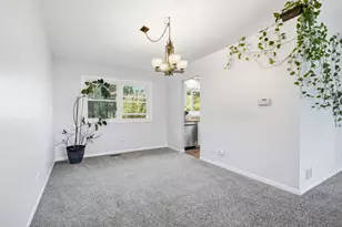 1727 Roosa Ln, Elk Grove Village, IL 60007 - Photo 7