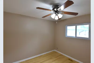210 E Myrick Avenue, Addison, IL 60101 - Photo 19