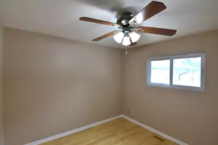 210 E Myrick Ave, Addison, IL 60101 - Photo 19