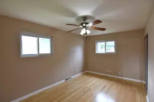 210 E Myrick Ave, Addison, IL 60101 - Photo 13
