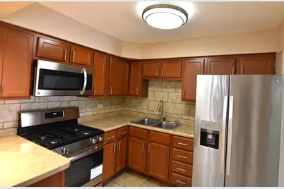 210 E Myrick Avenue, Addison, IL 60101 - Photo 3