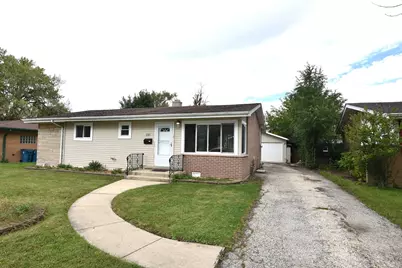 210 E Myrick Avenue, Addison, IL 60101 - Photo 1