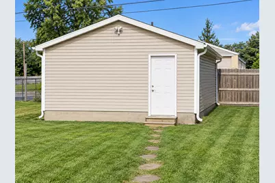 229 S Dearborn Avenue, Bradley, IL 60915 - Photo 7