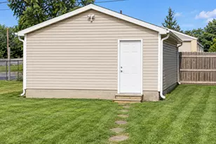 229 S Dearborn Ave, Bradley, IL 60915 - Photo 7