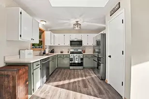 815 Pine Needle Ln, Joliet, IL 60432 - Photo 7