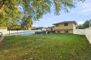 815 Pine Needle Ln, Joliet, IL 60432 - Photo 29