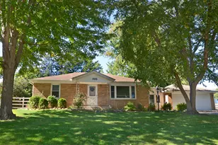 735 Sherwood Ave, Ottawa, IL 61350 - Photo 1