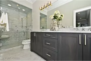 3356 N Marshfield Ave, Chicago, IL 60657 - Photo 11