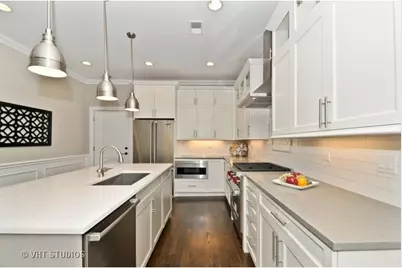 3356 N Marshfield Avenue #2, Chicago, IL 60657 - Photo 7
