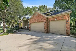 1000 Dakota Dr, Woodstock, IL 60098 - Photo 3