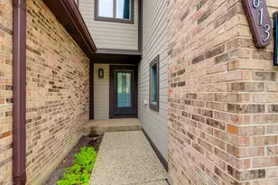 1613 Pebble Beach Dr, Hoffman Estates, IL 60169 - Photo 3