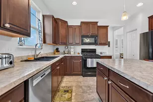 633 Verdi St, Woodstock, IL 60098 - Photo 11