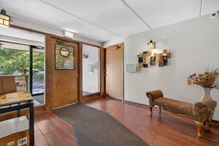 4660 N Austin Ave, Chicago, IL 60630 - Photo 15