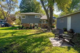 305 Winnebago St, Park Forest, IL 60466 - Photo 3