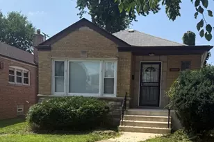 8926 S Paxton Ave, Chicago, IL 60617 - Photo 1
