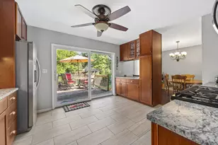 808 S Rd, Lisle, IL 60532 - Photo 9