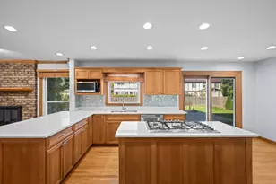 1132 E Valley Ln, Arlington Heights, IL 60004 - Photo 5