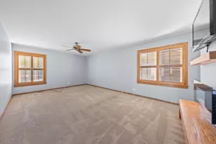 1132 E Valley Ln, Arlington Heights, IL 60004 - Photo 17