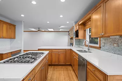 1132 E Valley Lane, Arlington Heights, IL 60004 - Photo 7