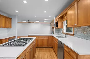 1132 E Valley Ln, Arlington Heights, IL 60004 - Photo 7