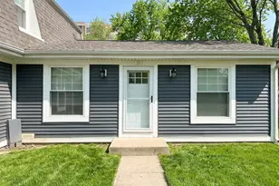 346 Mallard Ct, Vernon Hills, IL 60061 - Photo 1