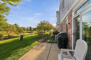 570 Springbrook Trail N, Oswego, IL 60543 - Photo 21