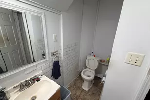 211 W Woodlawn Ave, Hinckley, IL 60520 - Photo 9