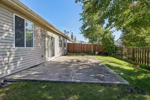 8210 Tremont Ln, Joliet, IL 60431 - Photo 29
