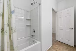 8210 Tremont Ln, Joliet, IL 60431 - Photo 19